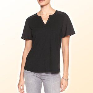 NWT BANANA REPUBLIC Notch-Neck Short Sleeve Top Sz Medium Black